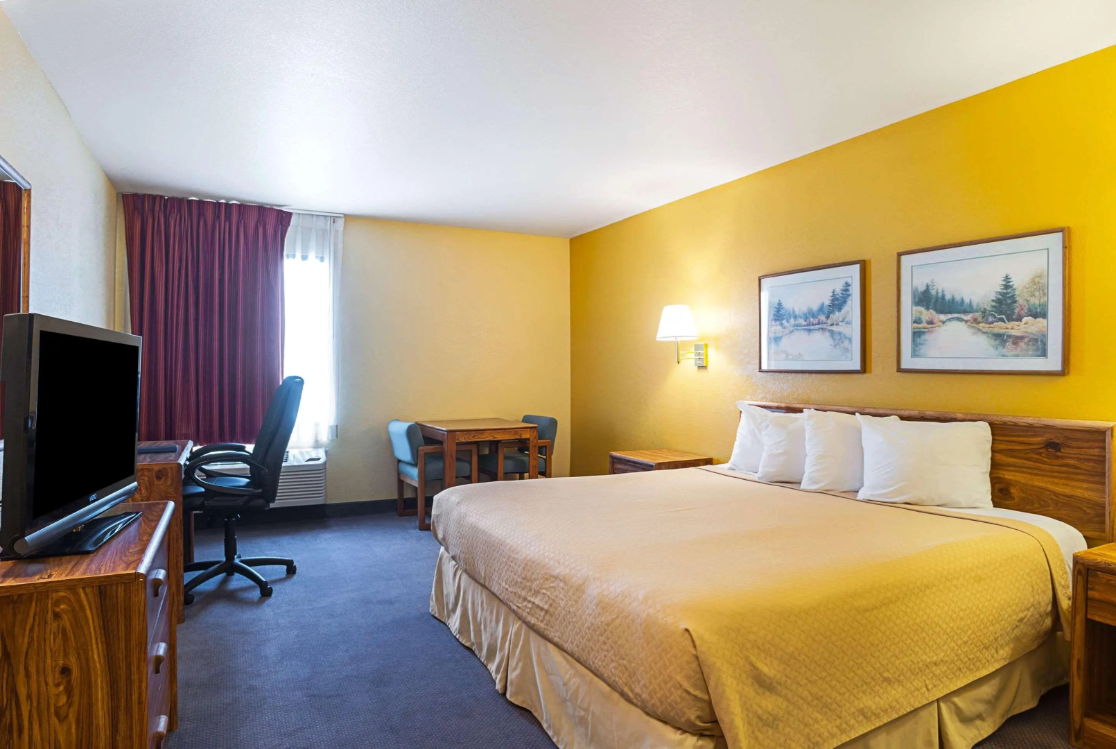Rodeway Inn & Suites