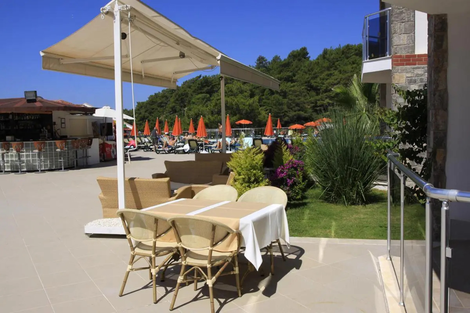 Tropical  Deluxe Suites