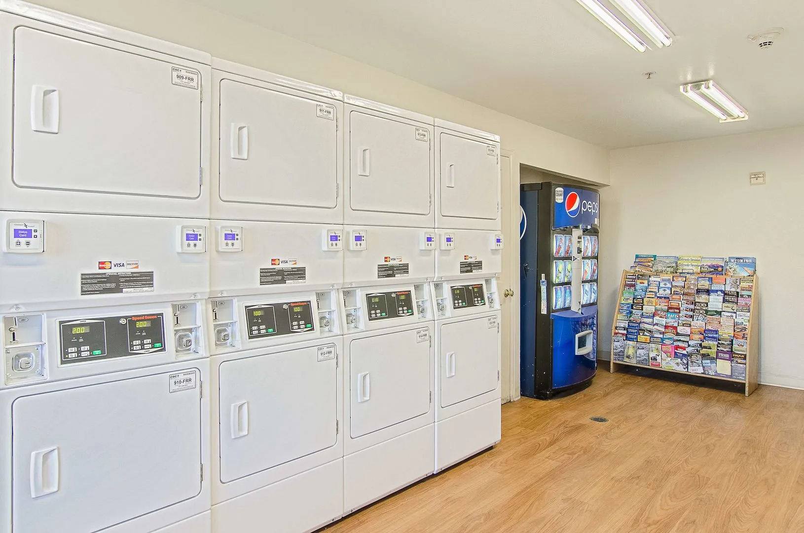 HomeTowne Studios By Red Roof Denver - Airport/ Aurora