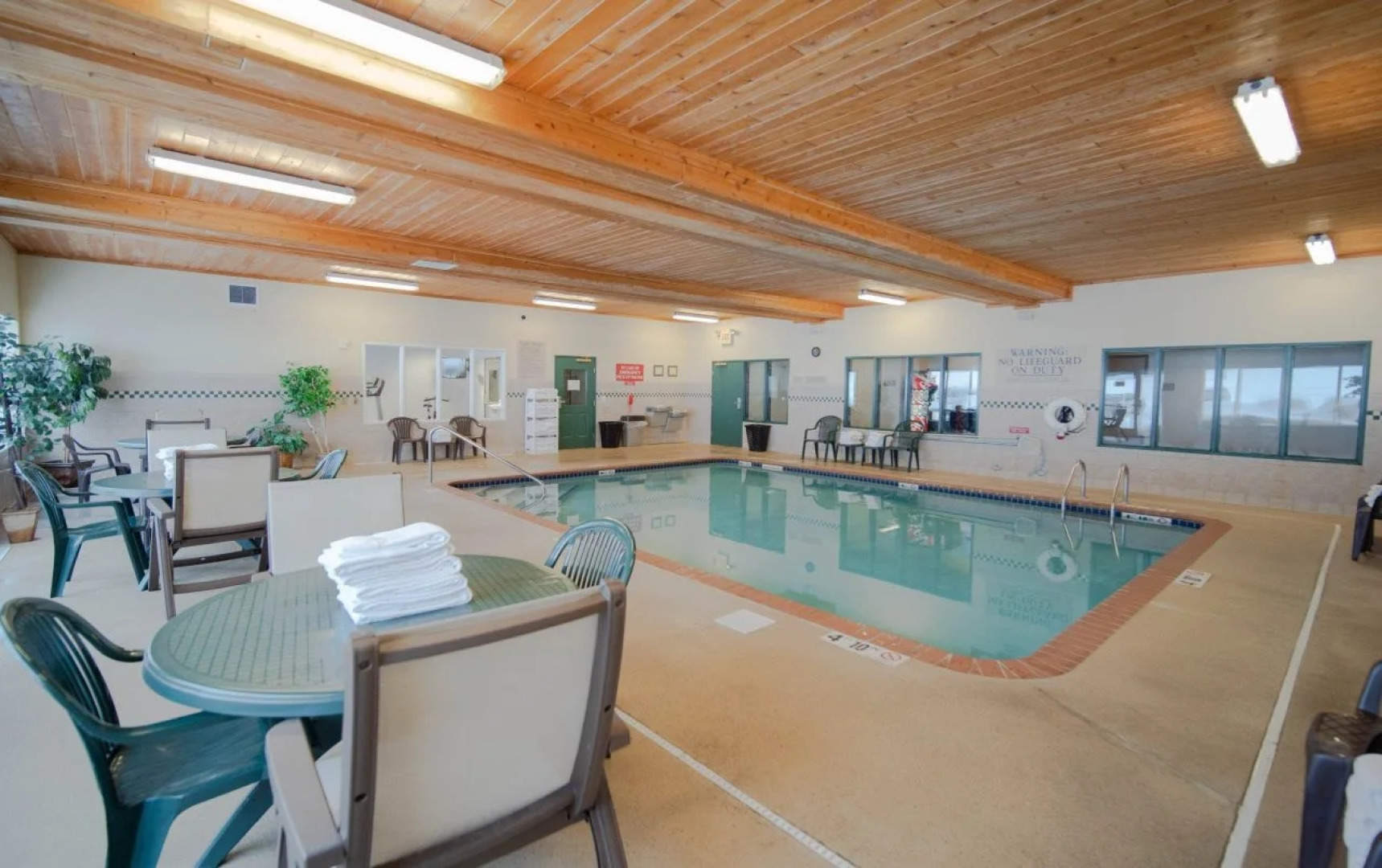 Holiday Inn Express & Suites Marquette by IHG