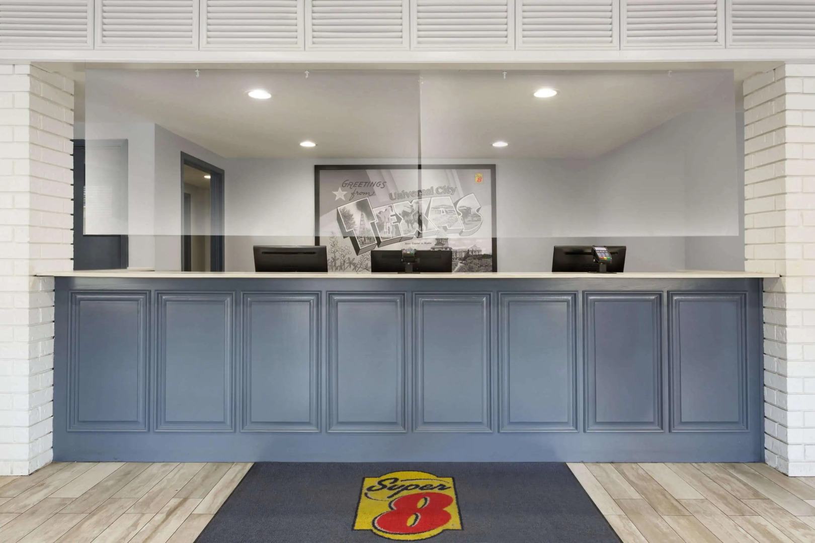 Super 8 by Wyndham Universal City