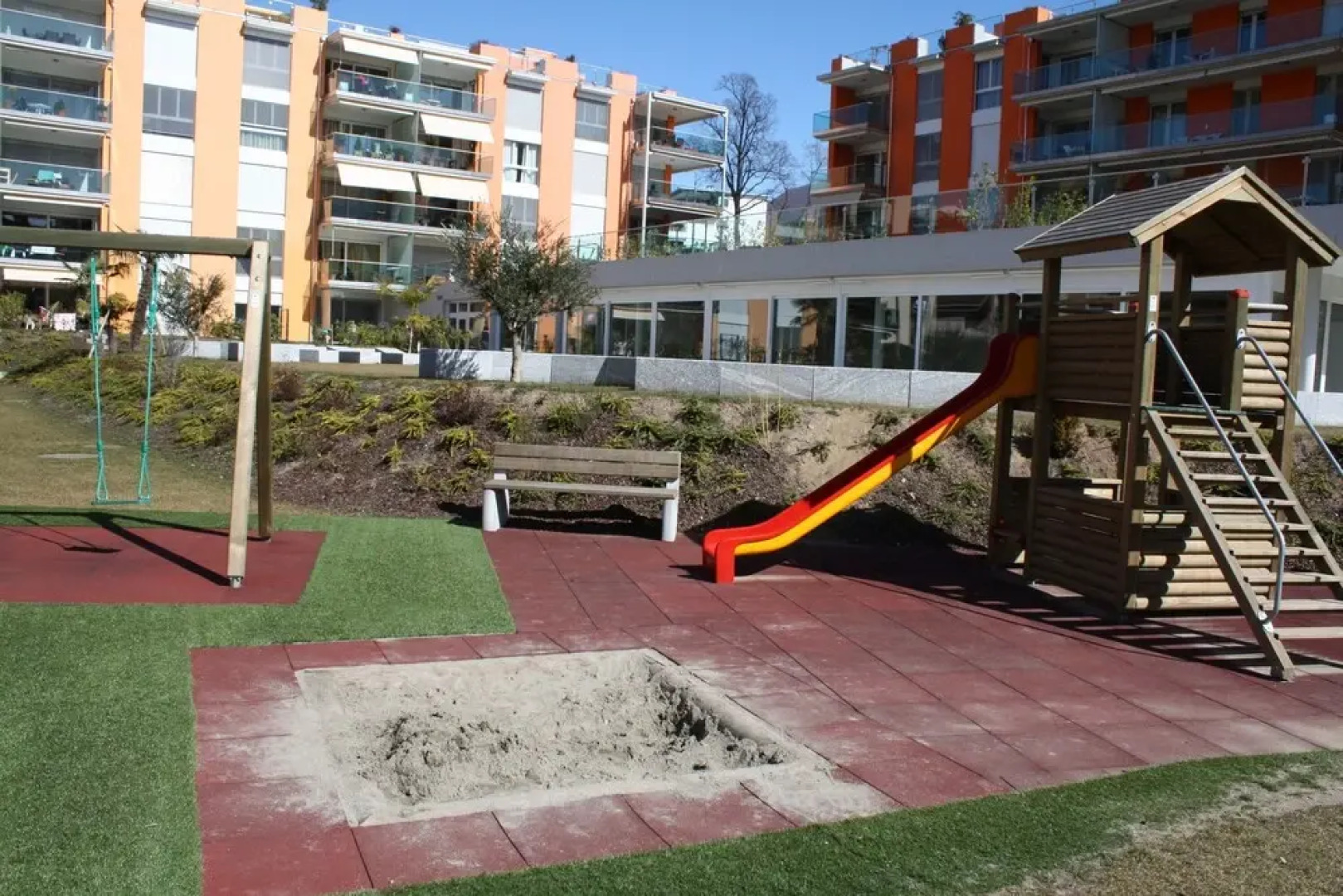 Indoor Swimming Pool, Sauna, Fitness, Private Gardens, Spacious Modern Apartment