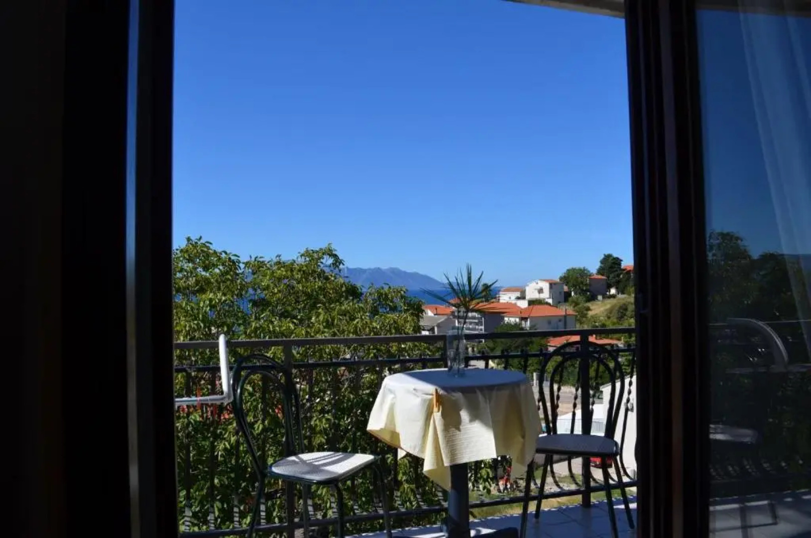 Jozo - 150 m From Pebble Beach - A5