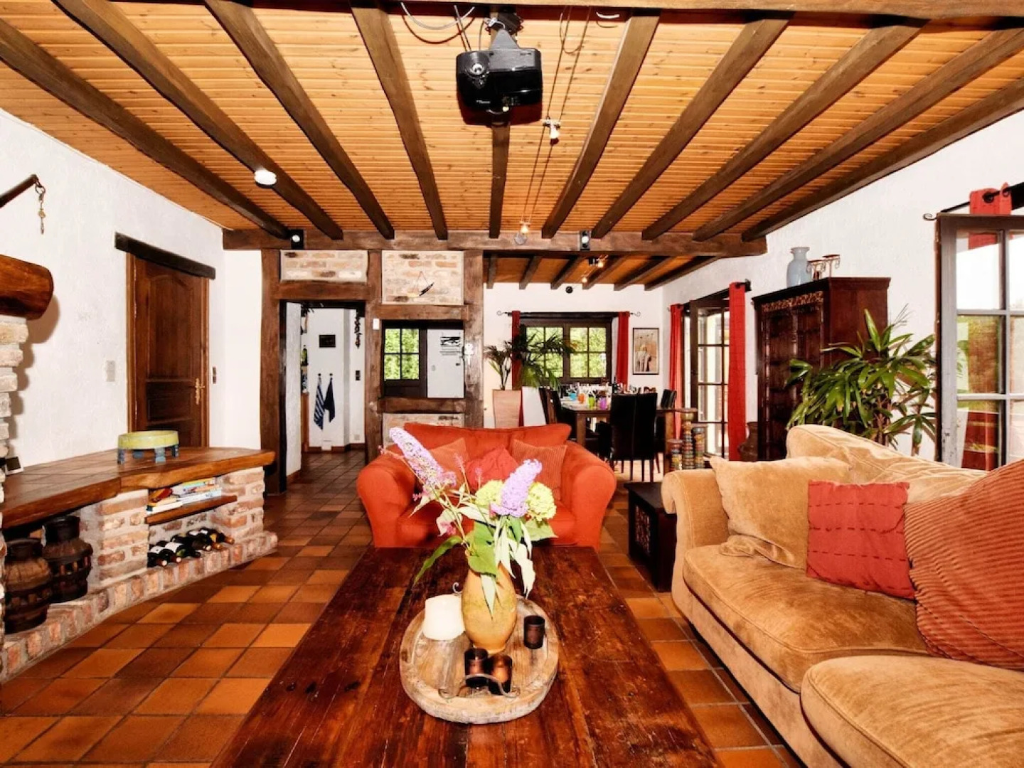 Beautiful, Authentic Villa With Private Pool, Sauna, Pool bar and Large Garden