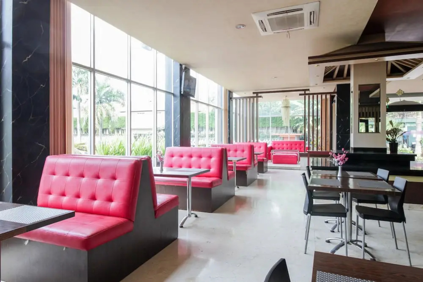 Airy Sentul Raya Jakarta KM 49.5 Bogor