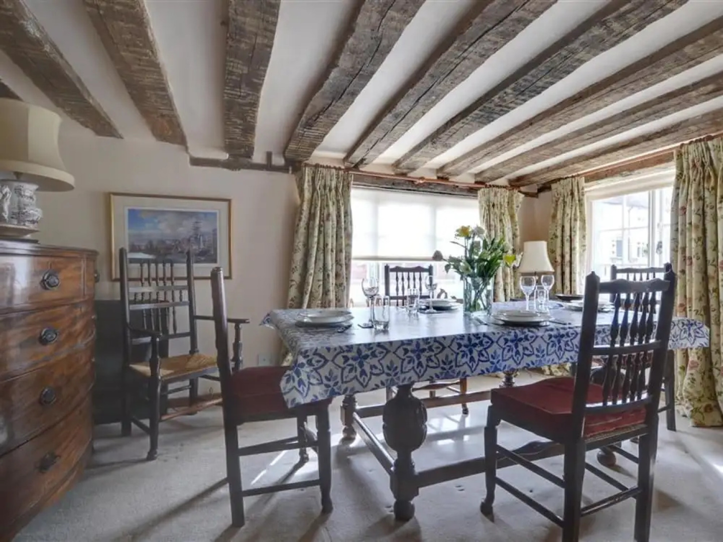 Spacious and Bright Accommodation Full of Original Beams and Antique Furniture