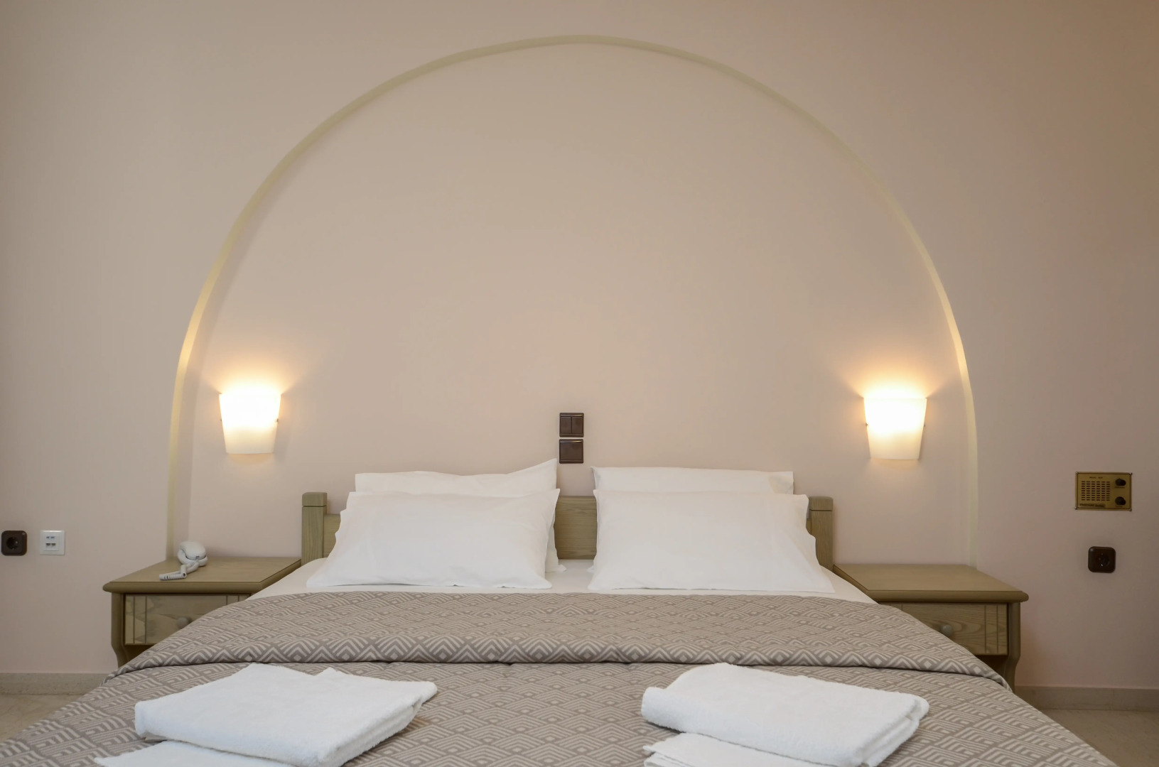 Proteas Hotel & Suites