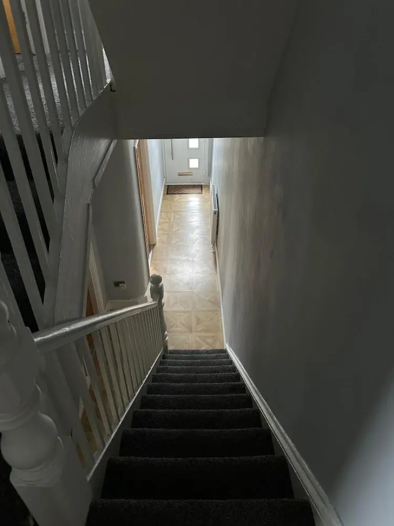 Cozy Manchester House - Stay With Host Onsite