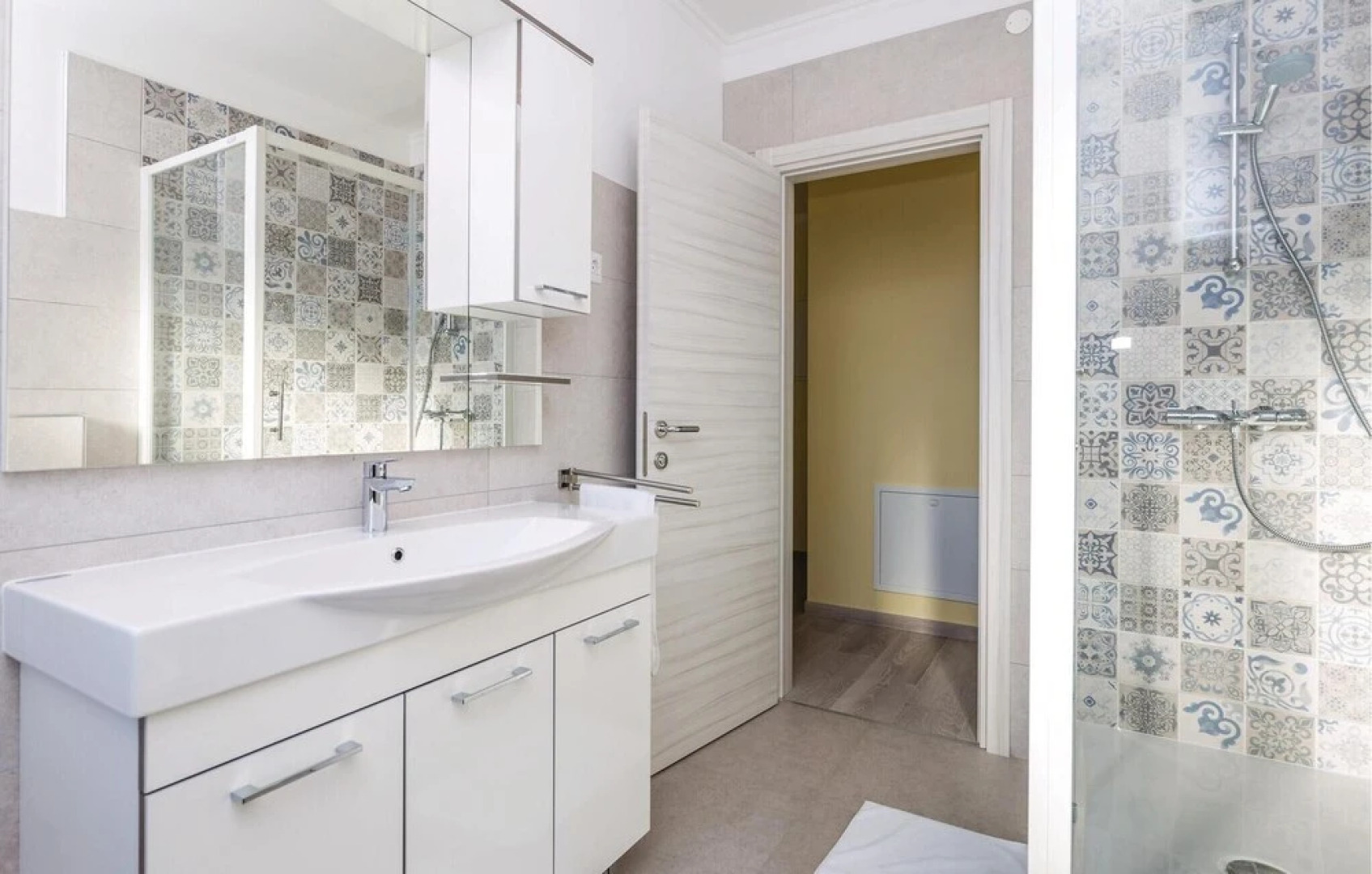 Awesome Home in Cavle With Wifi and 2 Bedrooms