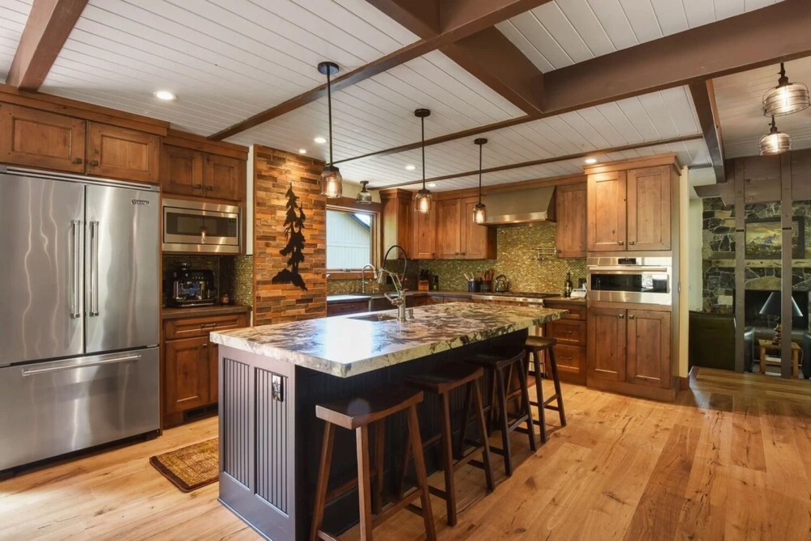 Canterbury Luxury Chalet - Hot Tub, Backs To Forest 3 Bedroom Home by Redawning