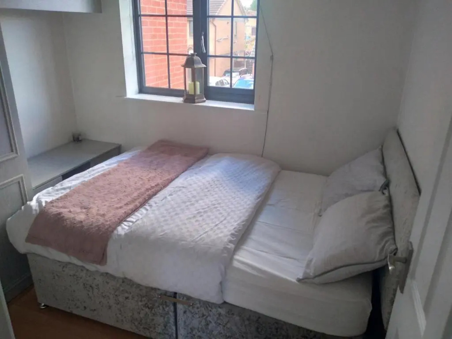 2 Bed House - Sleeps 4 - Pets - Garden - Parking