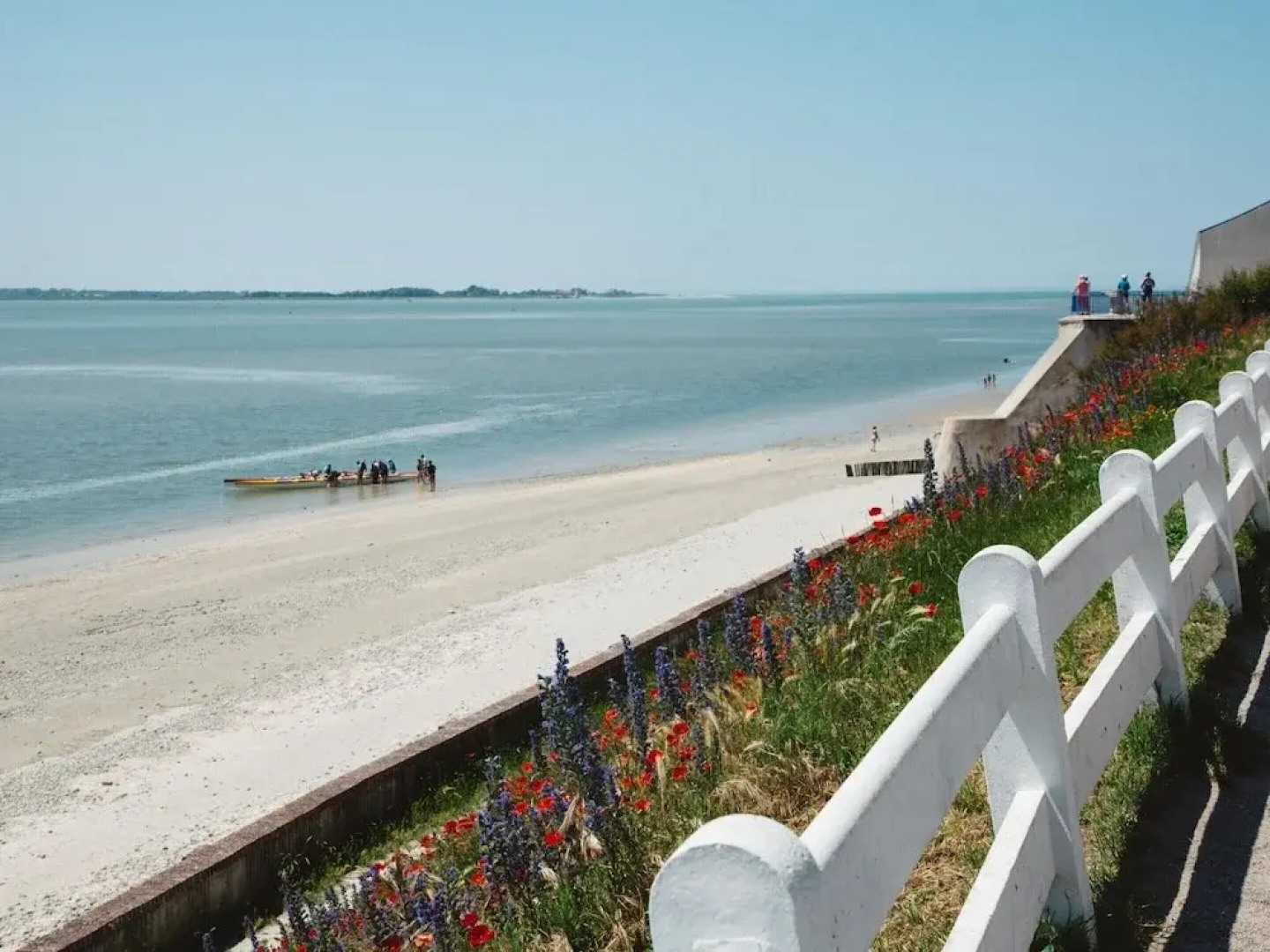 Flat on the Beach With Pool in Le Crotoy