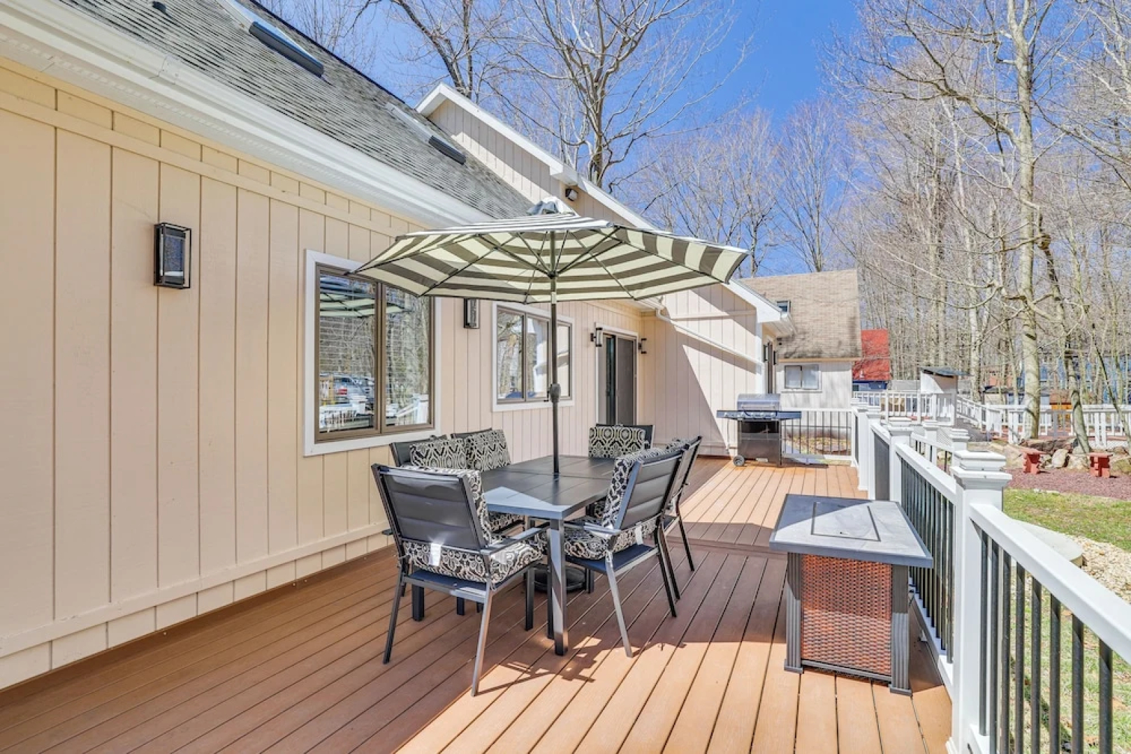 Spacious Retreat 7 Mi to Tobyhanna State Park!