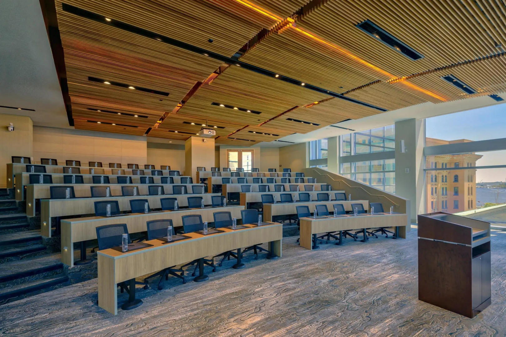 Hilton Norfolk The Main