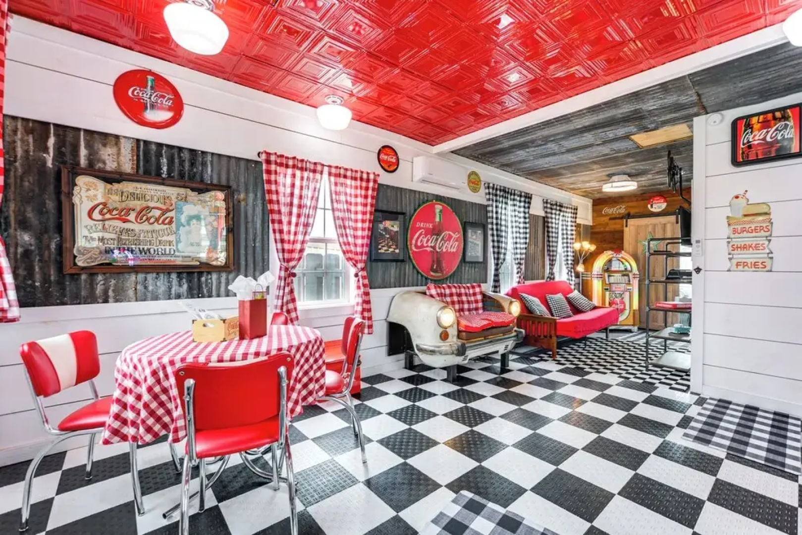 Fifties Diner-style Llano Home w/ Shared Fire Pit
