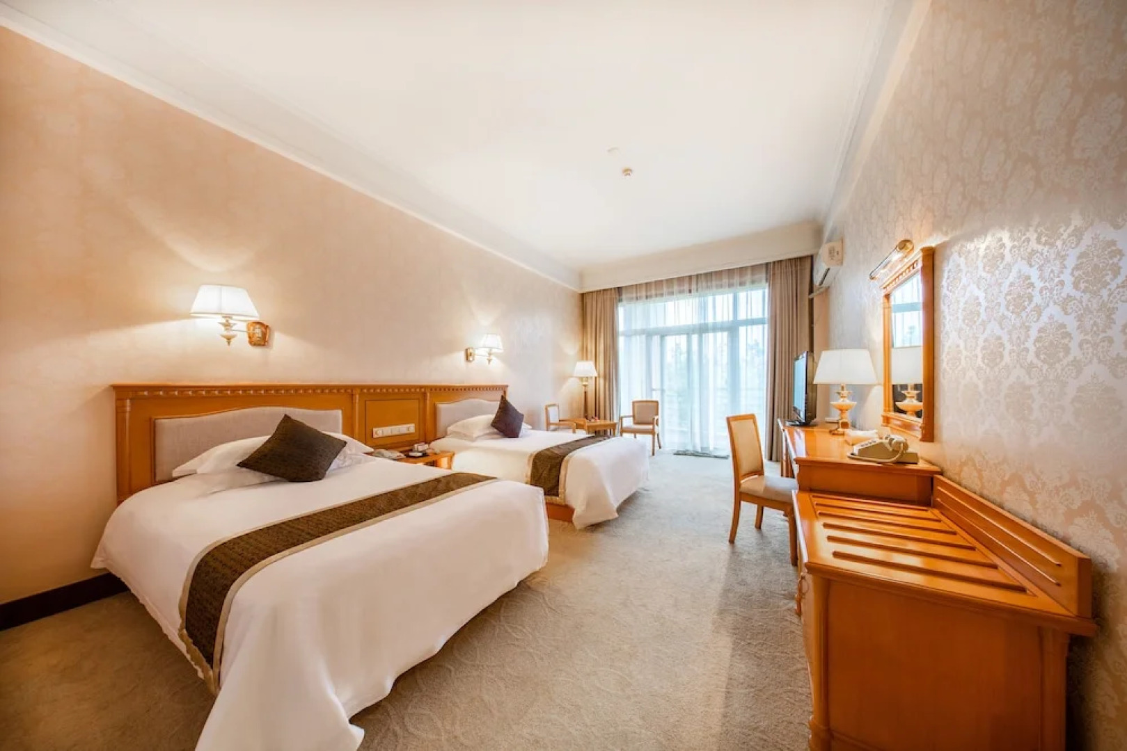 New Yallan Hotel Deqing