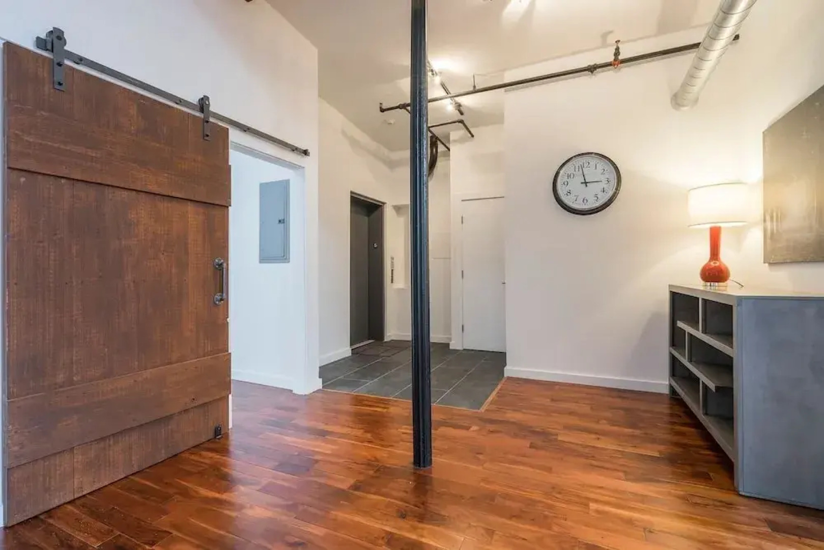 Luxurious Million-dollar Condo w/ Perfect Location