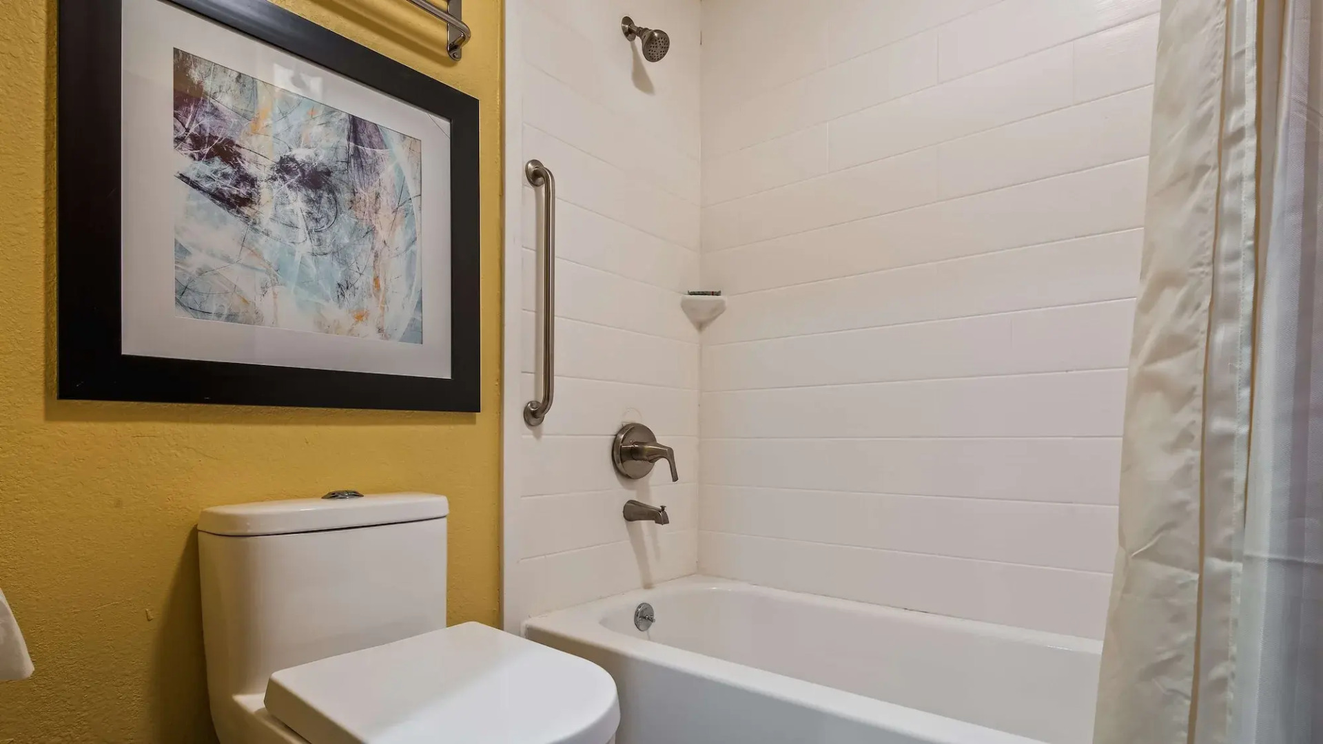 Magnuson Hotel and Suites Lansing