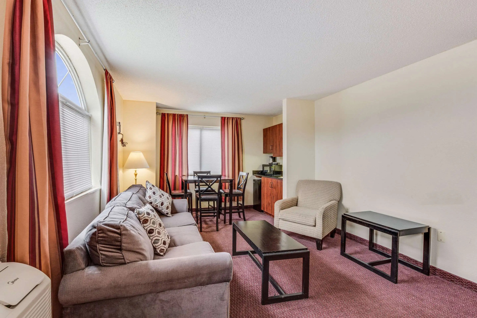 Econo Lodge Whitehall near Michigan's Adventure