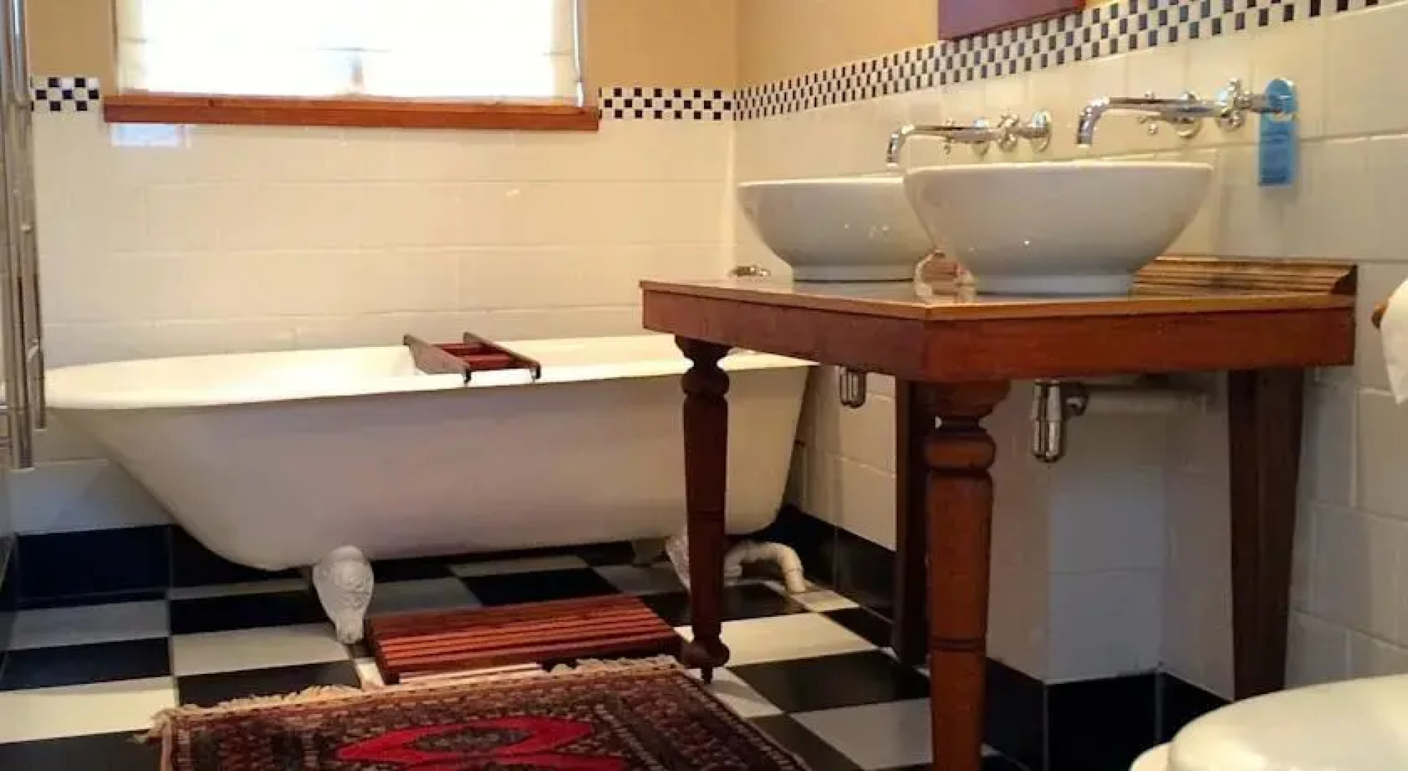 Clifton Country Manor