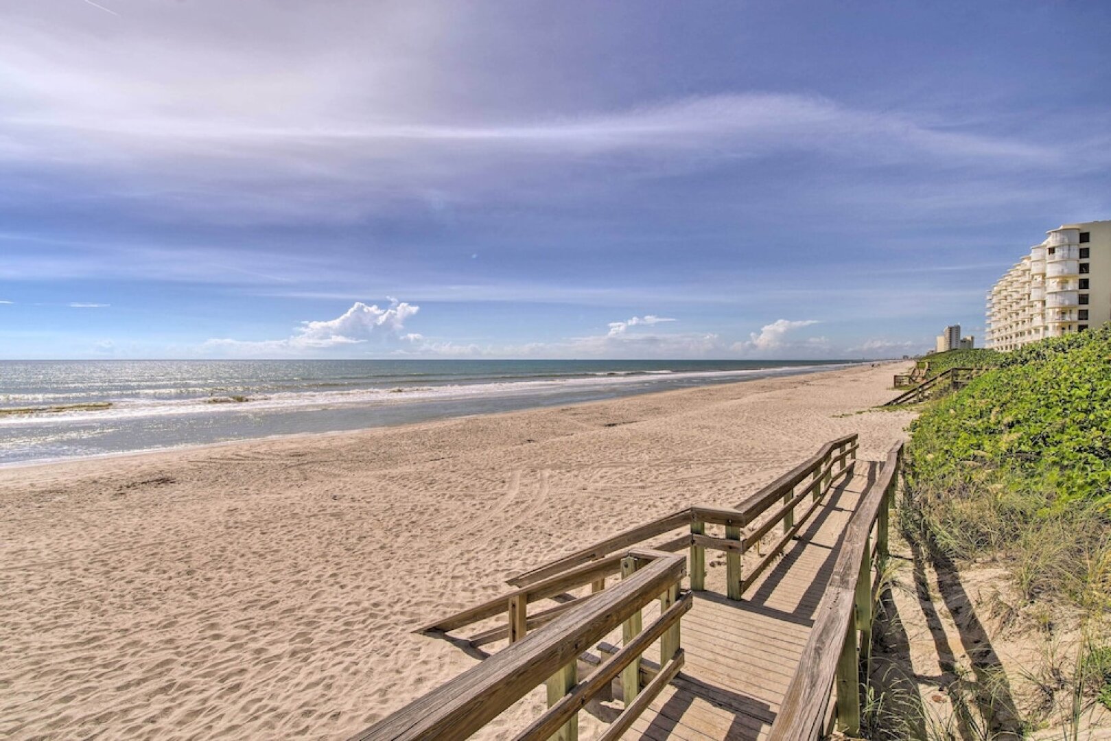 Quiet Satellite Beach Home w/ Lanai, Walk to Beach