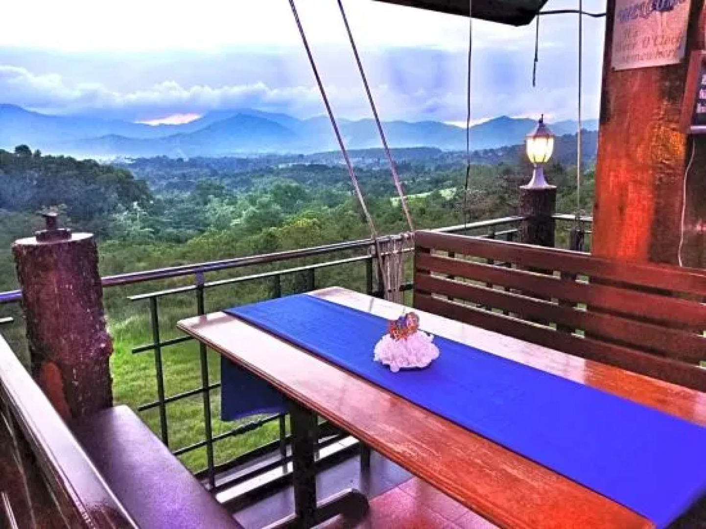 Puerto Vista Restaurant and Pension House