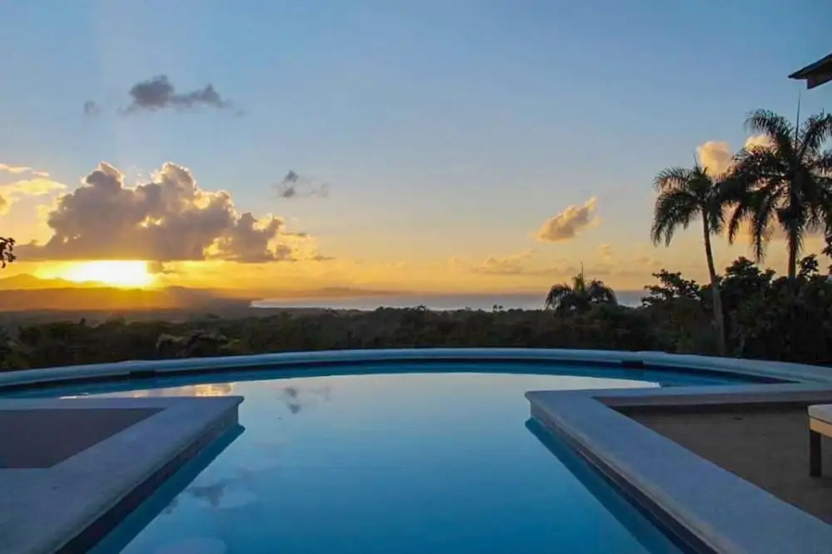 Luxury, 4-bedroom Villa With a Swimming Pool and Superb sea Views