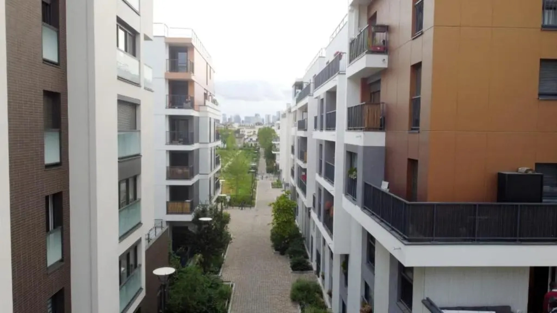 Luxury Apartment near Paris la Défense with secured Parking