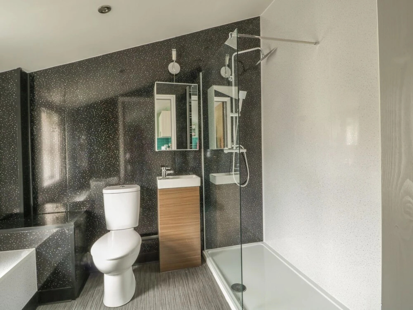 Tiberius Claudius Augustus Germanicus Suite