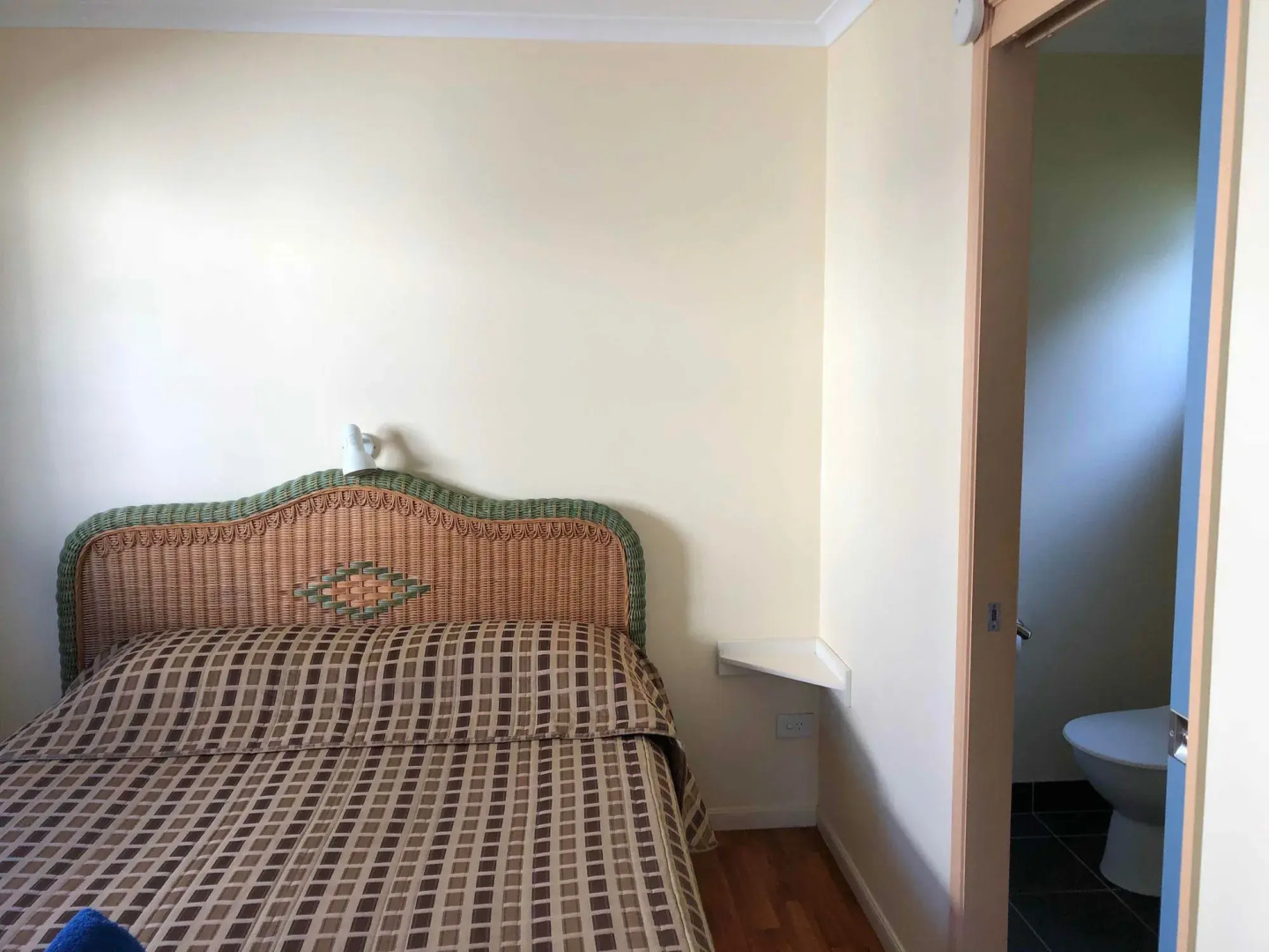 Colonial Palms Motel