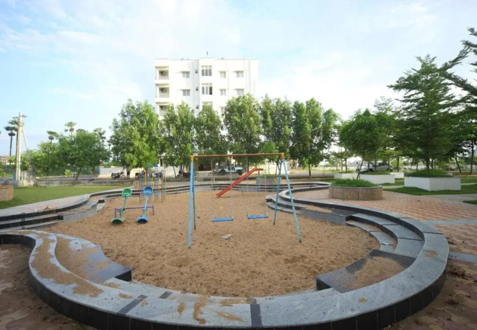 The Lawns By OYO Rooms