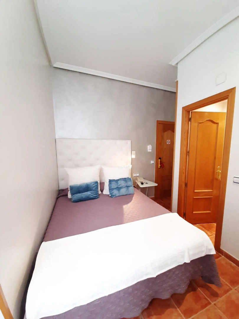 Hostal Las Fuentes - Adults Only