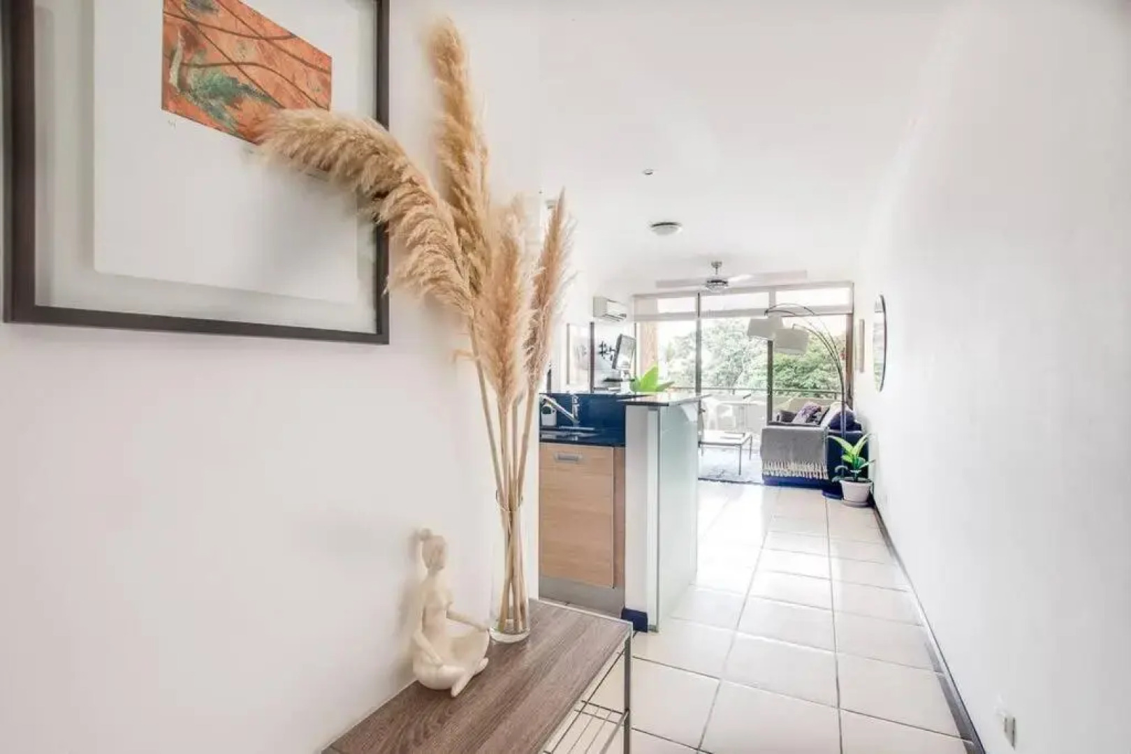 Modern 2 bed APT complex Pool,Tennis,Gym,FreeWiFi