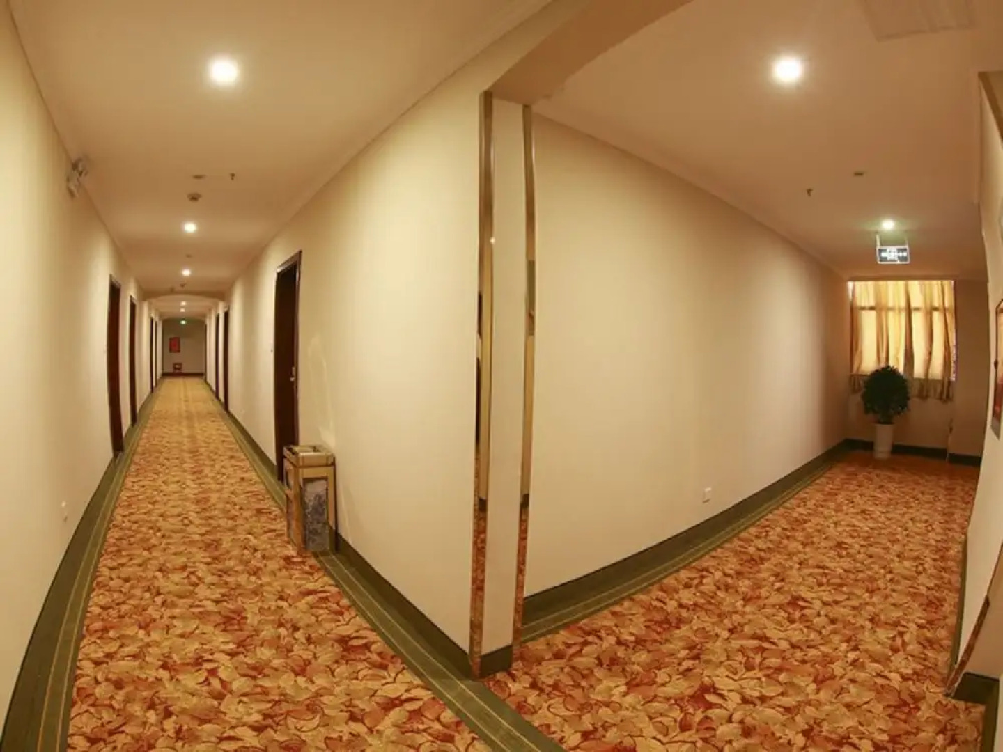 GreenTree Inn Huaian North Chengde Road Sakura Park Phoenix Palace Hot