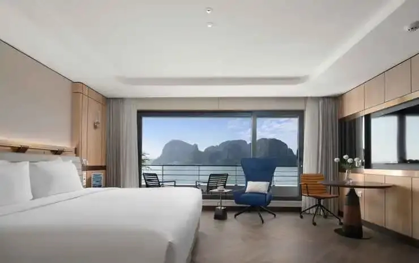 Grand Pioneers Halong Bay Cruise 1