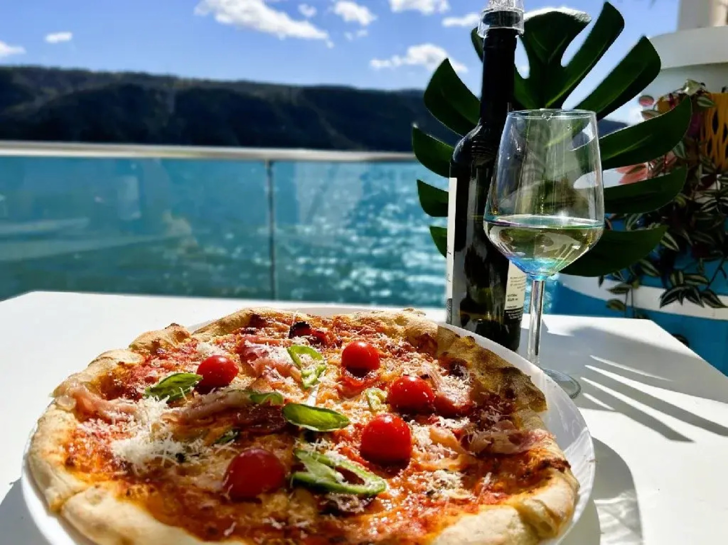 . RIVIERA 990 - Camere de Inchiriat