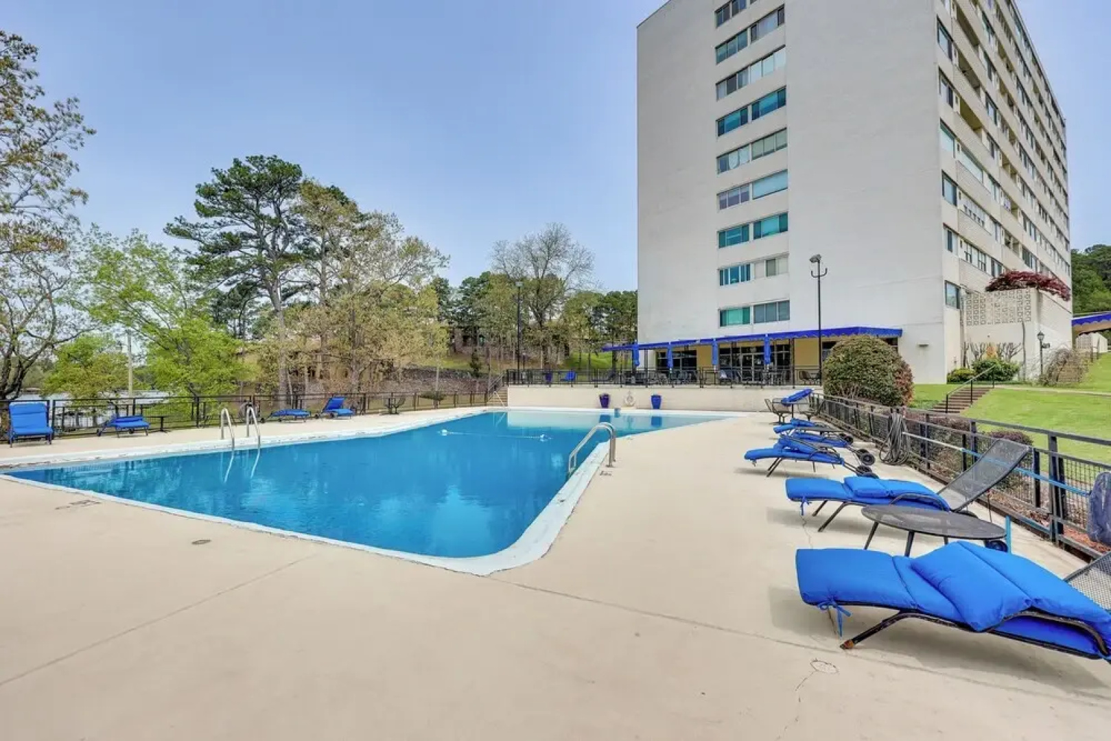 Rorys Roost Hot Springs Condo on Lake Hamilton!