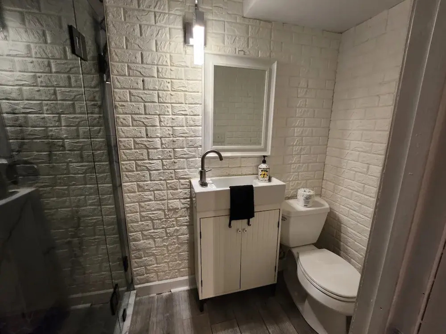 Exec Suite King Bed Hot Tub Gym Laundry