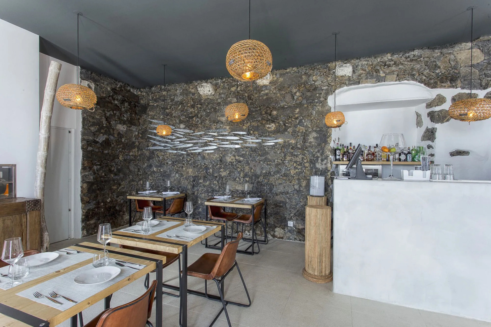 White Exclusive Suite & Villas