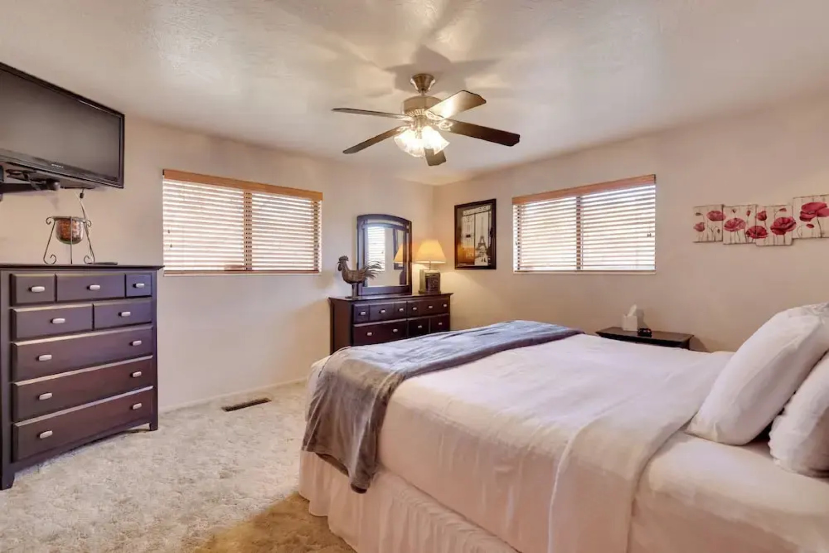 Parowan Escape With 2 Game Rooms, Deck & Yard!