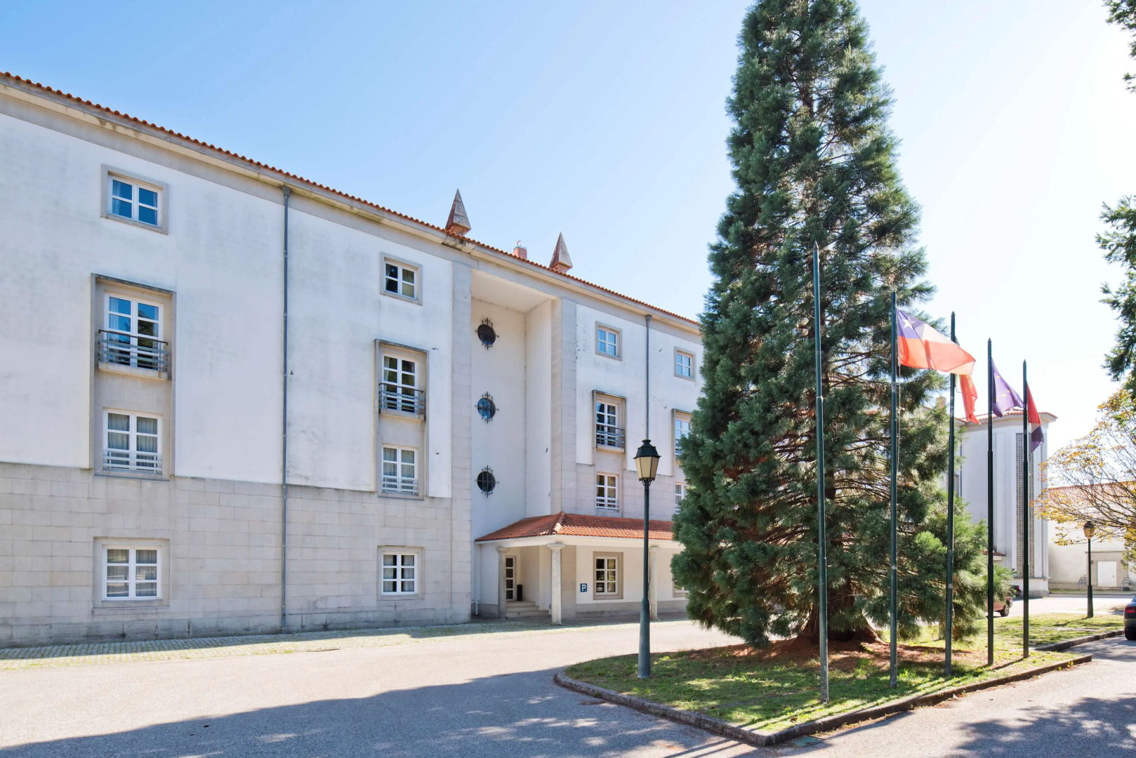 Golden Tulip Caramulo