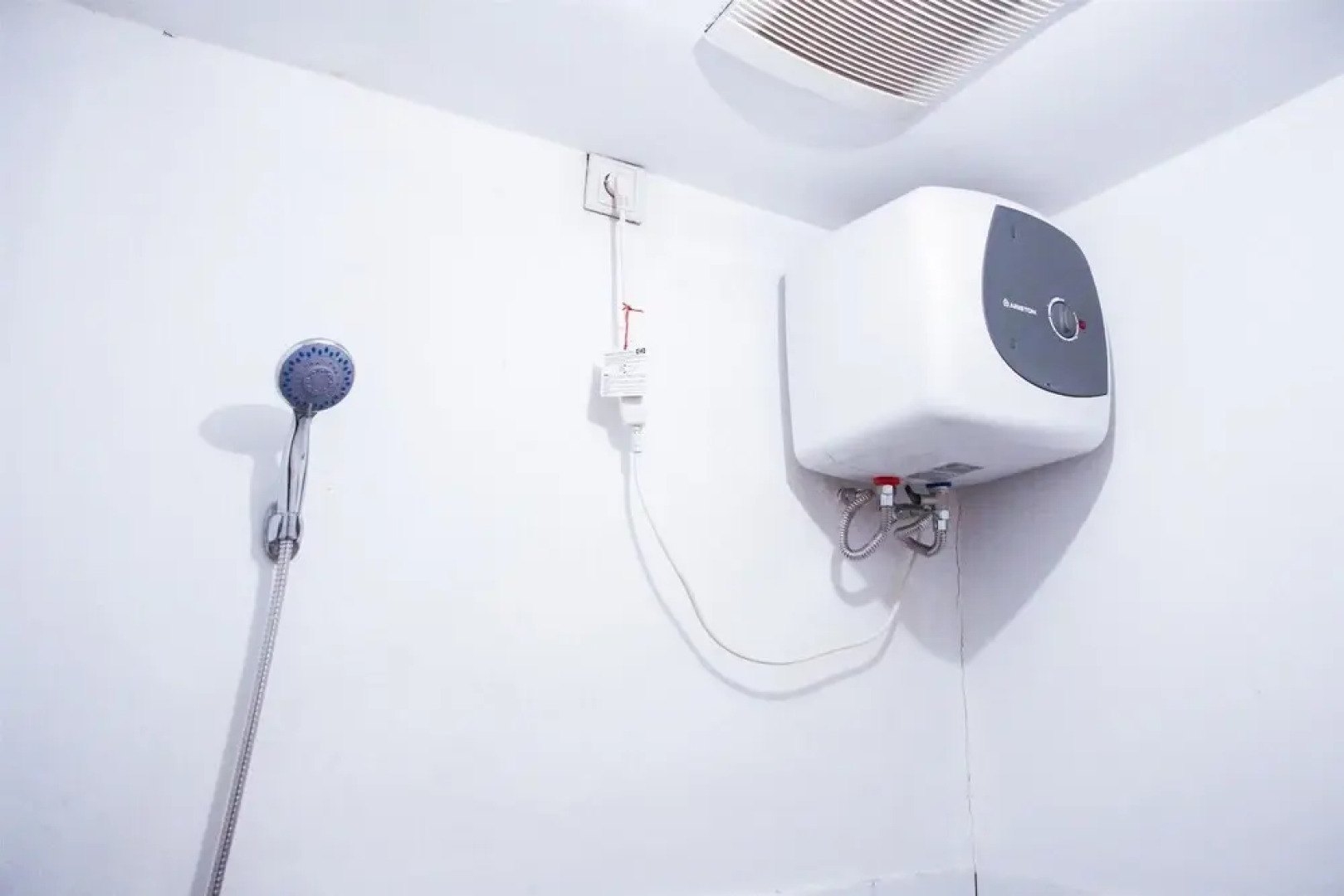 Pool View 2BR Mutiara Bekasi Apartment