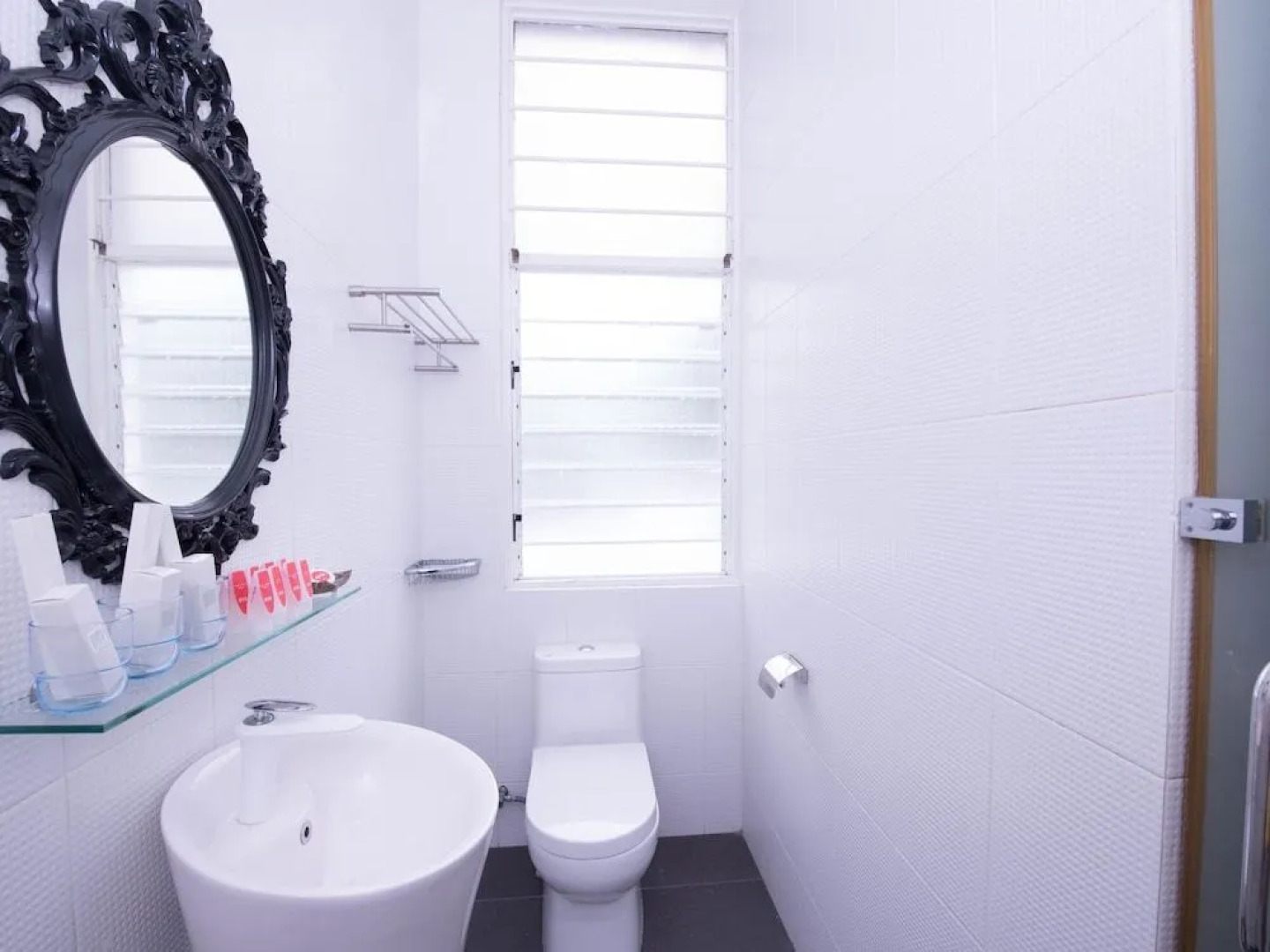 Oyo Capital O 89353 Nostalgia Boutique Hotel And Restaurant