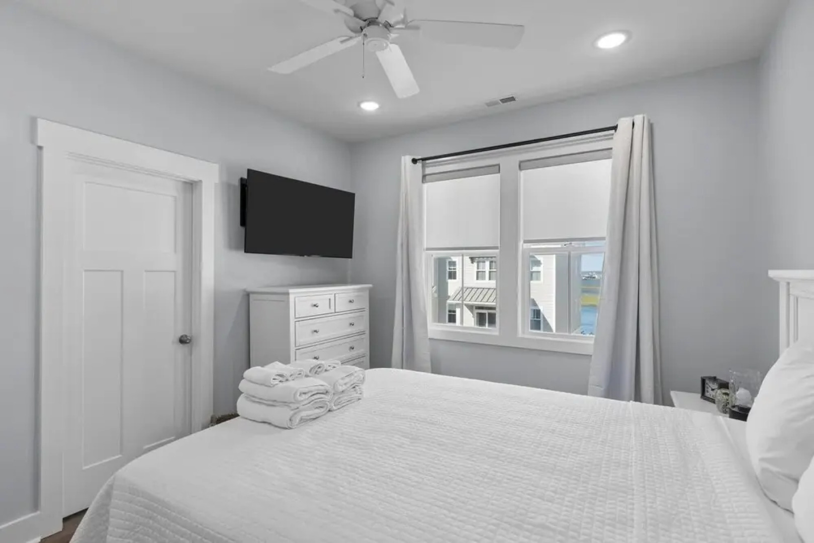 South Breeze 3 Bedroom Townhouse by RedAwning