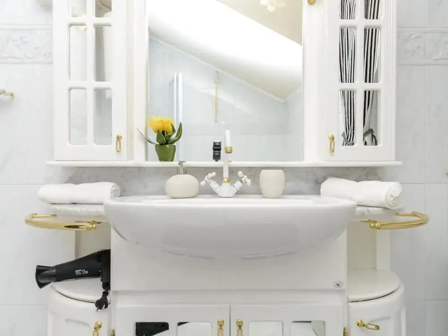 Villa Piano - Four Bedroom Villa With Terrace and Swimming Pool