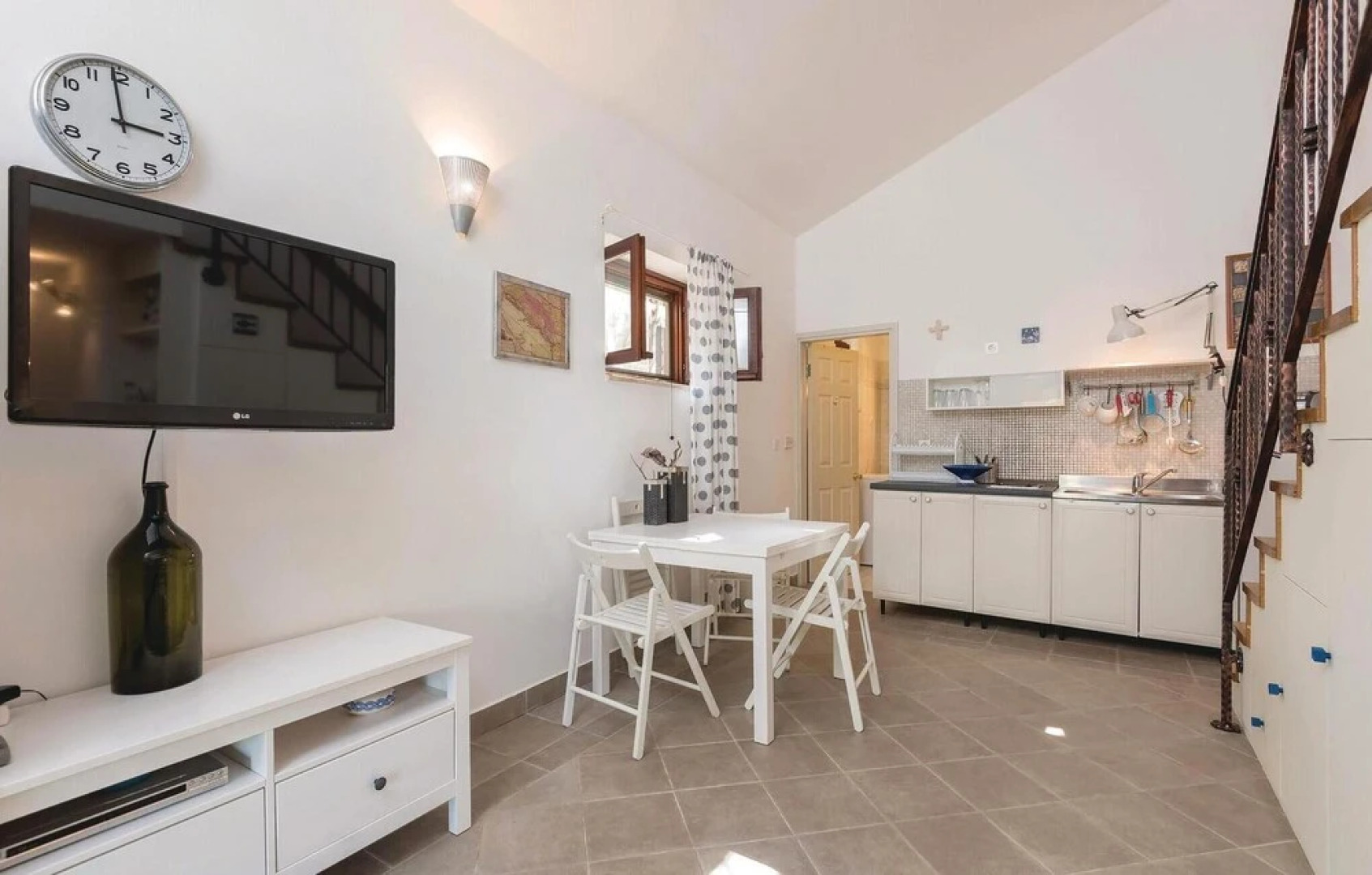 Stunning Home in Prigradica With Sauna, Wifi and 5 Bedrooms