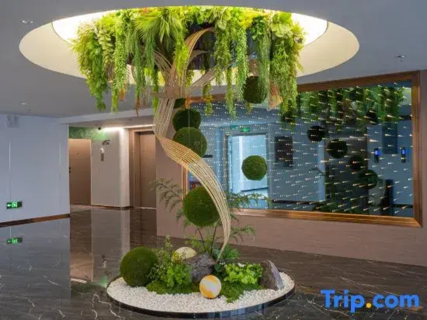 Qinhuangdao Xiadu Garden Hotel (People's Square)