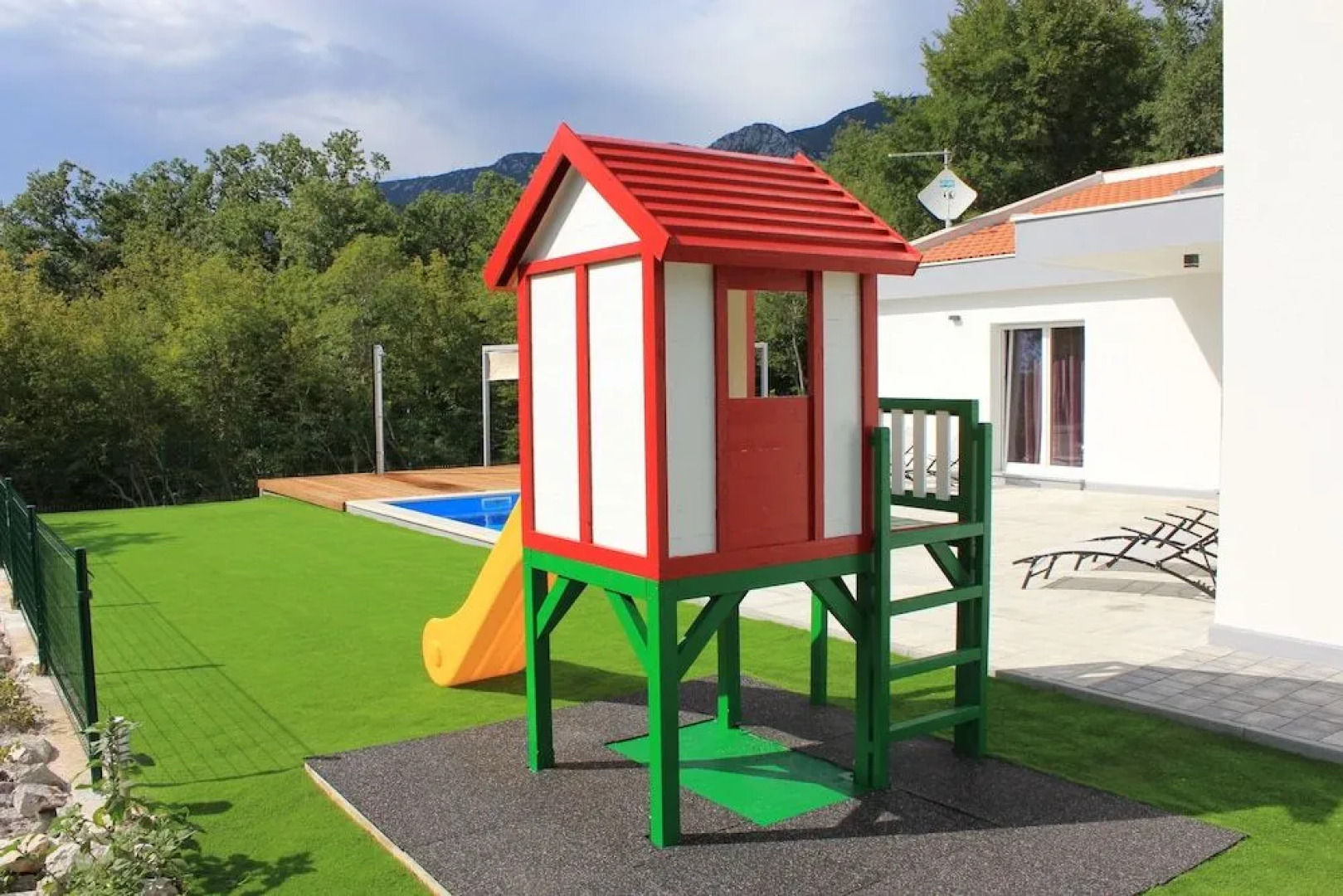 Holiday House Lovric