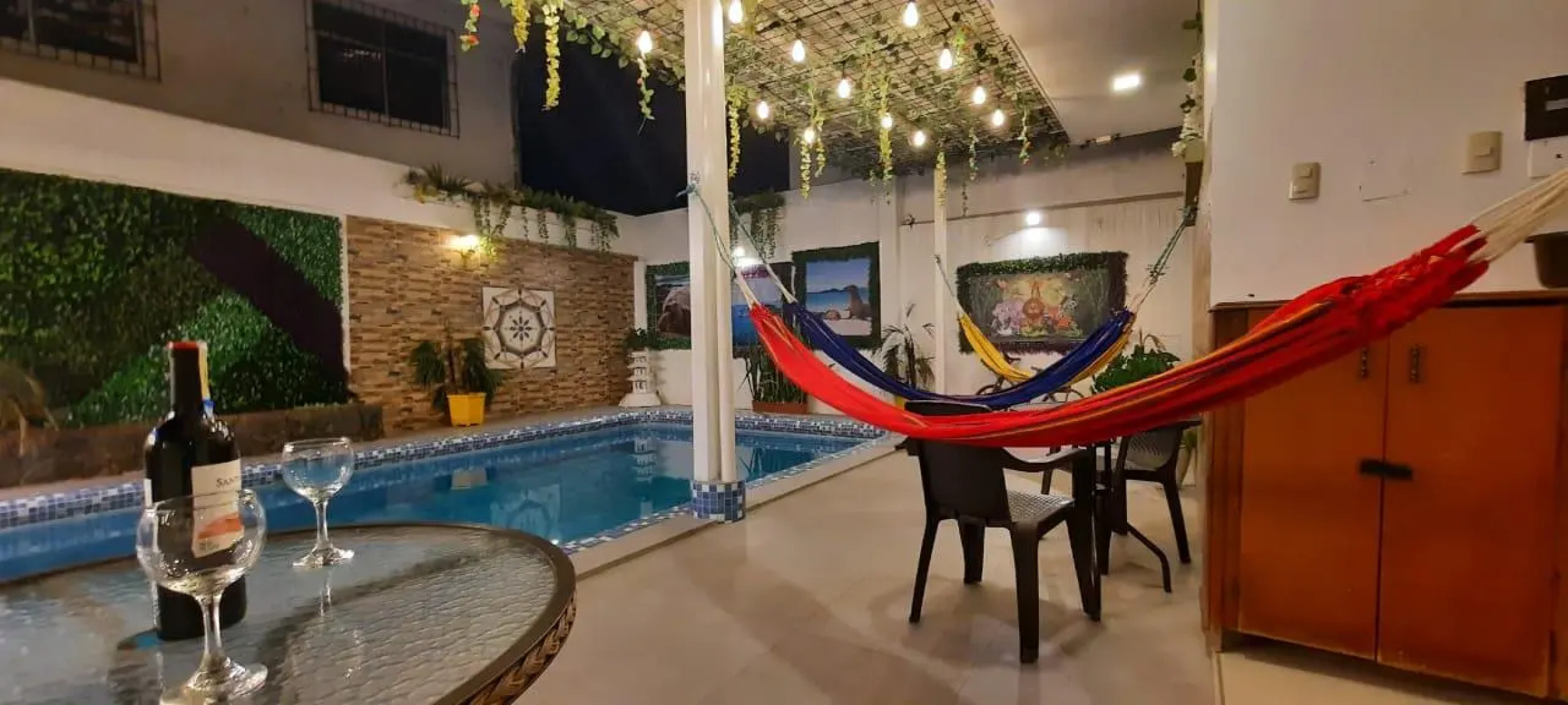 Hostal Perla Real Inn