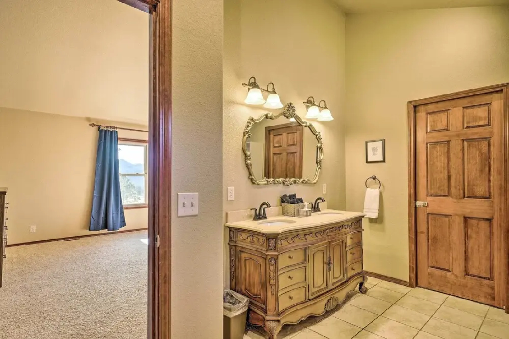 Woodland Park Hideaway w/ Mtn Views & Hot Tub